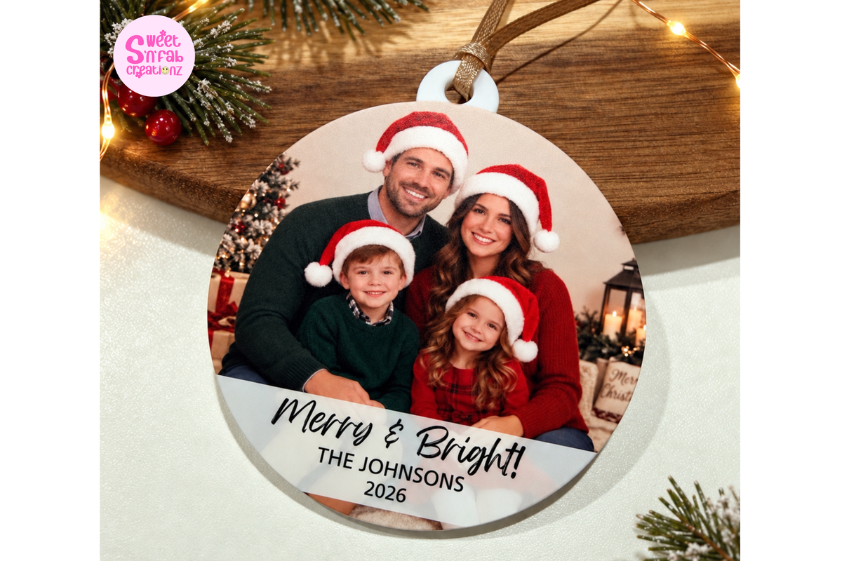 Personalized Family Photo Christmas Ornament – Custom Picture, Family Name & Holiday Keepsake