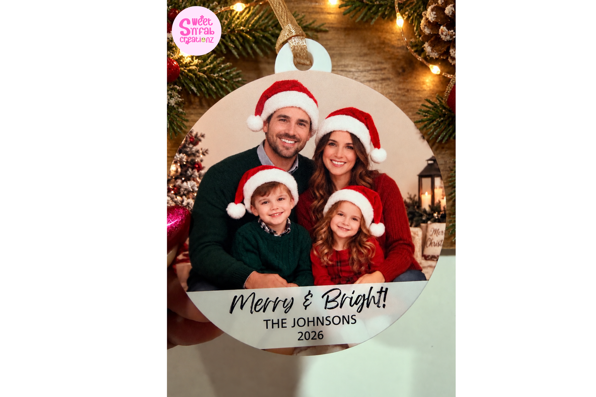Personalized Family Photo Christmas Ornament – Custom Picture, Family Name & Holiday Keepsake