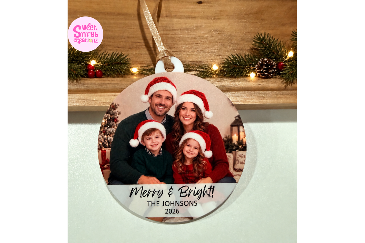 Personalized Family Photo Christmas Ornament – Custom Picture, Family Name & Holiday Keepsake