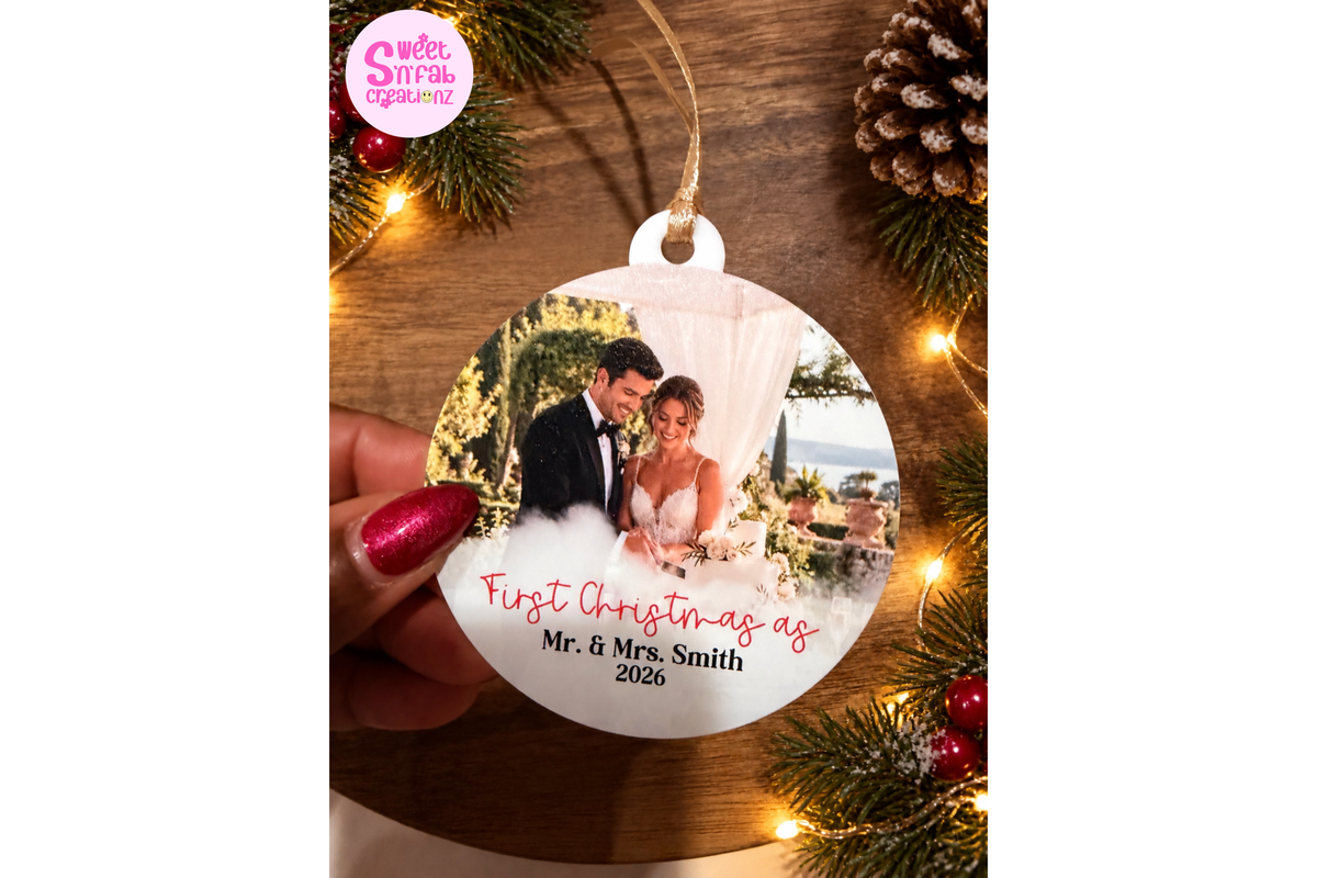 Personalized First Christmas Married Photo Circular Ornament – Custom Wedding Picture & Couple's Last Name