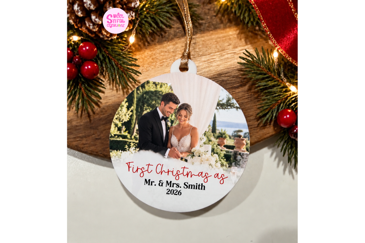 Personalized First Christmas Married Photo Circular Ornament – Custom Wedding Picture & Couple's Last Name