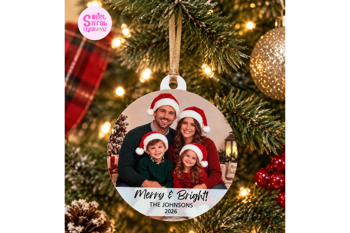 Personalized Family Photo Christmas Ornament – Custom Picture, Family Name & Holiday Keepsake